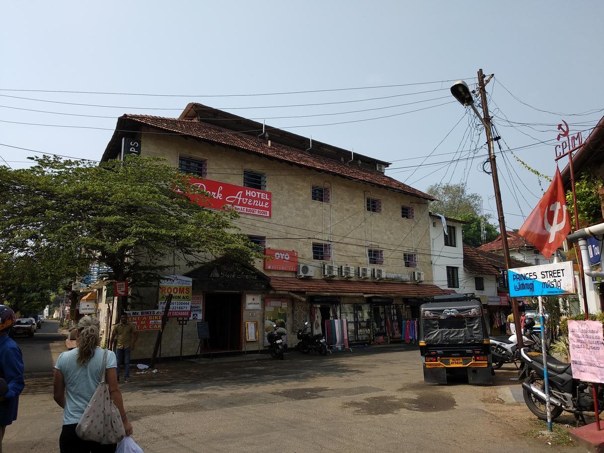 Kochi Hotel Park Avenue מראה חיצוני תמונה